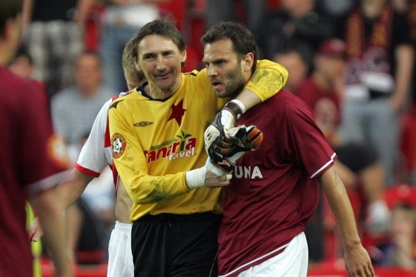 Patrik Berger (v rudém). 