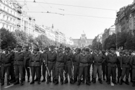 21. srpna 1989. Zvl&aacute;&scaron;tn&iacute; datum. Člověk už skoro zapomněl, jak to bylo.