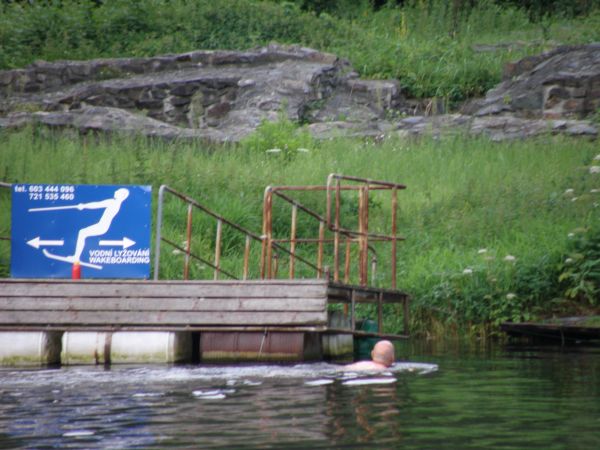 Dosažení břehu.