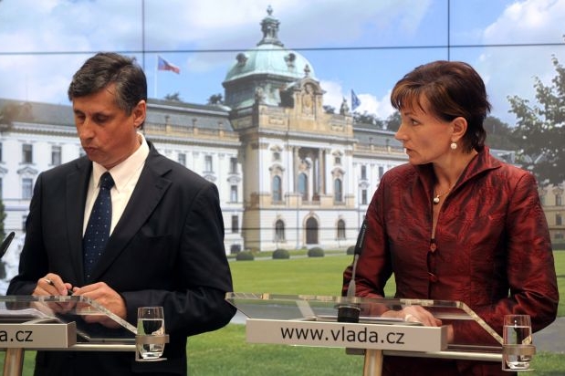Dana Jurásková označila jednání farmaceutických firem za neseriózní.