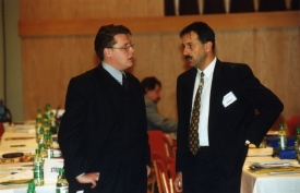 Politik-baskytarista Walter Bartoš (vpravo) na archivním snímku.