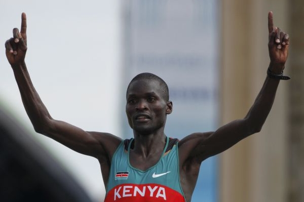 Mistrem světa v maratonu se stal Keňan Abel Kirui.