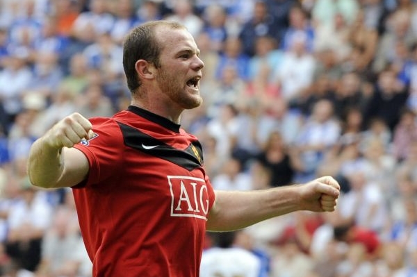 Wayne Rooney zaznamenal stý gól v barvách Manchesteru.