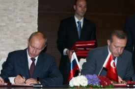 Premiér Putin se svým tureckým protějškem Erdoganem. Premiér Putin se svým tureckým protějškem Erdoganem.