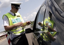 Hl&iacute;dky dopravn&iacute; policie budou u přechodů po cel&eacute; republice.
