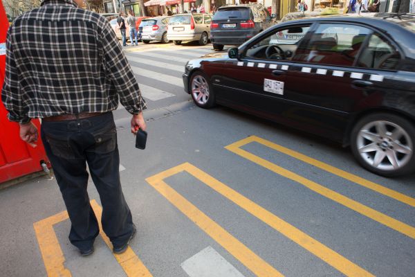 Se začátkem školního roku budou policisté hlídkovat u přechodů. Se začátkem školního roku budou policisté hlídkovat u přechodů.