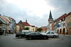 Exekutor zasahoval v Chomutově jen jednou. Teď jsou na řadě úředníci.