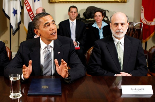 Prezident Barack Obama a šéf centrální banky Ben Bernanke. Prezident Barack Obama a šéf centrální banky Ben Bernanke.
