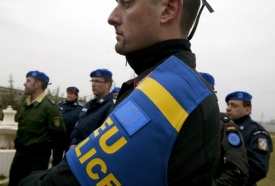 Př&iacute;slu&scaron;n&iacute;ci policejn&iacute; mise EULEX.
