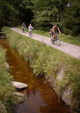 Trasa bude využ&iacute;v&aacute;na celoročně, v l&eacute;tě pro cyklisty, v zimě pro běžkaře.