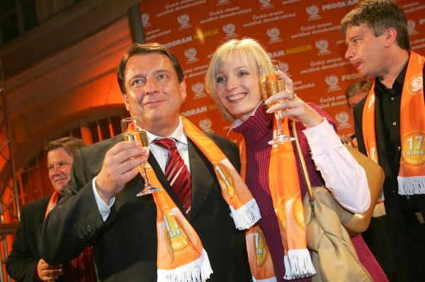 Manželé Paroubkovi v říjnu 2008 v Lidovém domě. 