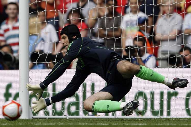 Petr Čech, brankář fotbalistů londýnské Chelsea. Petr Čech, brankář fotbalistů londýnské Chelsea.