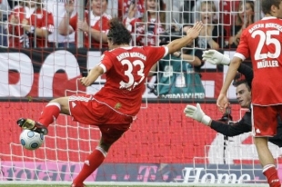 O prvn&iacute; branku utk&aacute;n&iacute; se postaral mnichovsk&yacute; Gomez.