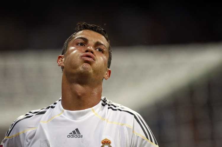 Cristiano Ronaldo, nejdražší fotbalista světa, hvězda Realu Madrid. Cristiano Ronaldo, nejdražší fotbalista světa, hvězda Realu Madrid.