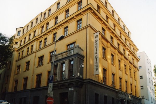 Privatbanka je členem finanční skupiny Penta.