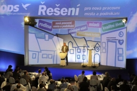 ODS zveřejnila volebn&iacute; program pouh&yacute;ch 40 dn&iacute; před volbami.
