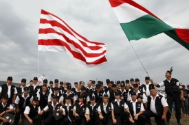 Ani Maďarská garda nepřispívá dobrému ovzduší na březích Dunaje.