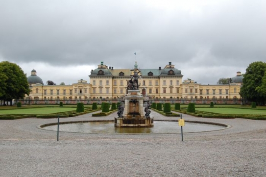 Drottningholm - reprezentativní sídlo švédské královské rodiny. Drottningholm - reprezentativní sídlo švédské královské rodiny.