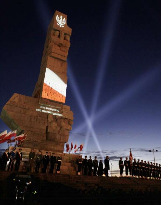 Vzpomínkové akce ma Westerplatte začaly už před svítáním.ř