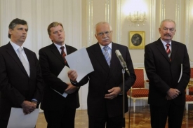 Klaus: Nestabilní politická situace Česka si žádá novou vládu.