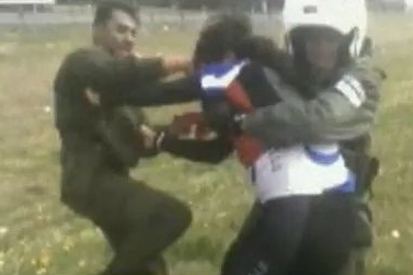 Zatčení olympijského vítěze waltera Péreze.