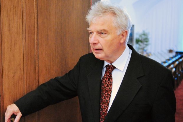 Miloš Melčák rozpoutal stížností k Ústavnímu soudu krizi. Miloš Melčák rozpoutal stížností k Ústavnímu soudu krizi.