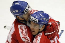 Jiří Hudler upravil skóre do odkryté branky Finska.