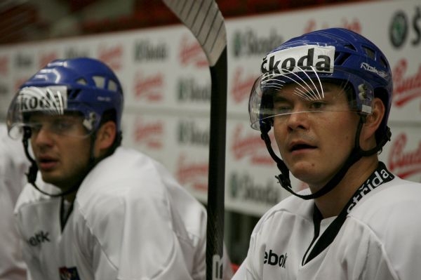 Jiří Hudler (vpravo) a Pavel Brendl mají táhnout národní tým.