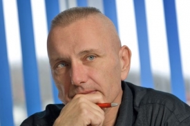 Hučín je Komorousův konzultant. Hučín je Komorousův konzultant.