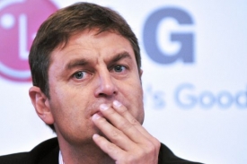 Šetřit musí i generální manažer Sparty Petr Bříza.