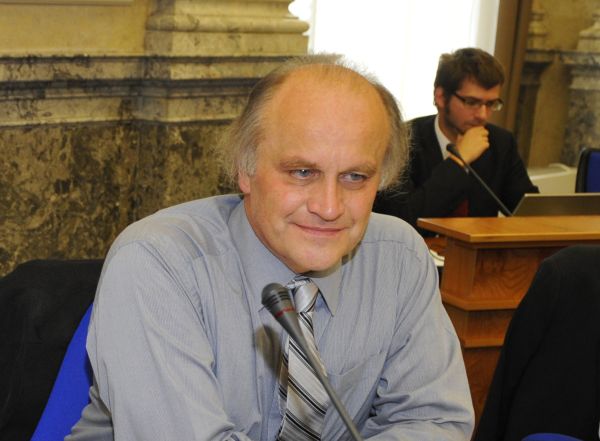 Kocáb kritizuje poslance.