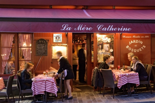Snížení DPH ve francouzských restauracích se minulo účinkem. 
