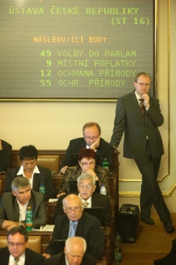 Po přestávce bude následovat závěrečné hlasování.