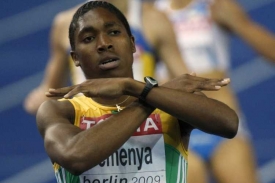Caster Semenyaová je údajně hermafrodyt.