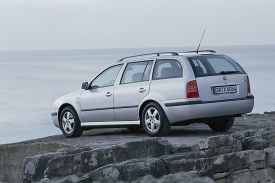 První generace se ve verzích liftback a kombi zatím vyrobilo 1,4 vozů.