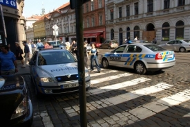 Policist&eacute; kvůli střelbě zablokovali vjezd na Př&iacute;kopy.