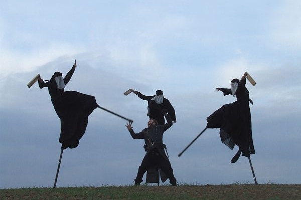 Z představení Macbeth polského souboru Teatr Biuro Podrozy. Z představení Macbeth polského souboru Teatr Biuro Podrozy.