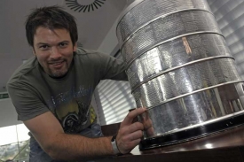 Petr S&yacute;kora m&aacute; jasno. Zůstane v NHL.