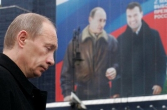 V roce 2008 &scaron;li Putin a Medveděv ruku v ruce. Jak je to nyn&iacute;?