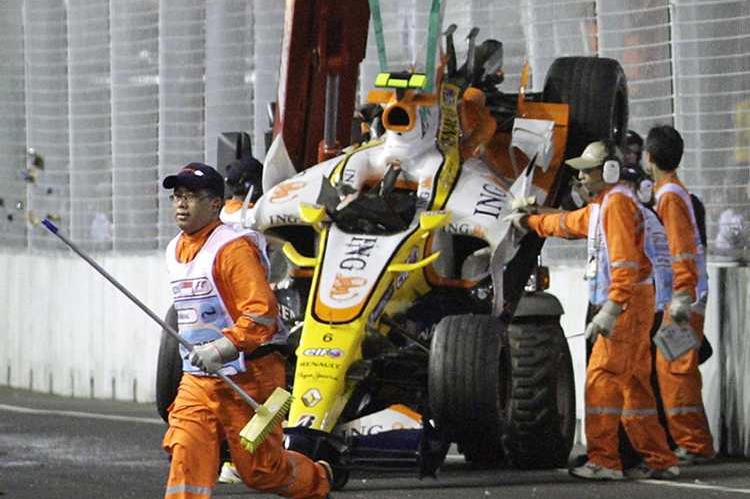 Singapur 2008: havarovaný monopost Nelsona Piqueta mladšího.