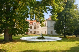 Zámek Loučeň.