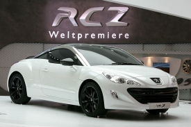Kup&eacute; RCZ m&aacute; pohon předn&iacute;ch kol na rozd&iacute;l od hybridu, kter&yacute; je 4x4.