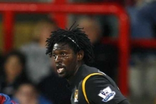 Emmanuel Adebayor byl za sv&eacute; poč&iacute;n&aacute;n&iacute; obviněn.