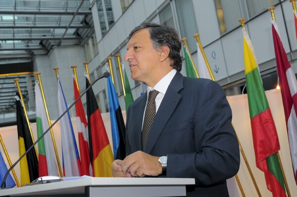 Nebudu 'chromou kachnou' sliboval dnes Barrosos europoslancům.