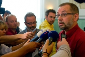 Ladislav Miko se vrací do Bruselu.