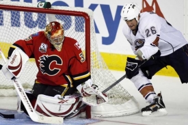 Momentka z př&iacute;pravn&eacute;ho duelu na hokejovou NHL.