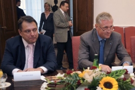 ODS i ČSSD dají úřednické vládě zřejmě zelenou.