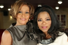 Whitney Houston a moder&aacute;torka Oprah Winfreyov&aacute;.