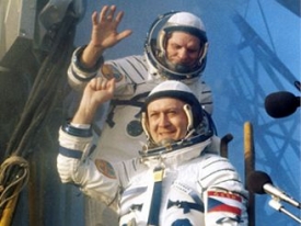 Vladimír Remek a Alexej Gubarev (v pozadí).