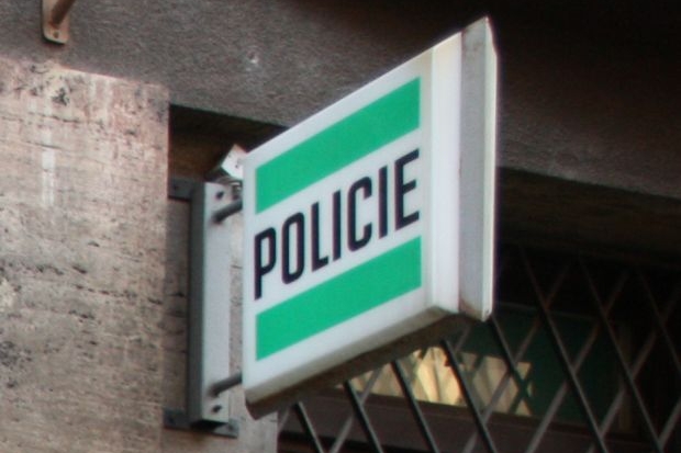 Policisté jsou obviněni ze zneužití pravomoci veřejného činitele. Policisté jsou obviněni ze zneužití pravomoci veřejného činitele.